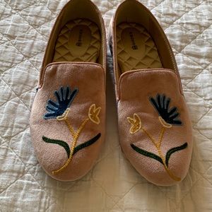 Pink velvet cigarette slippers